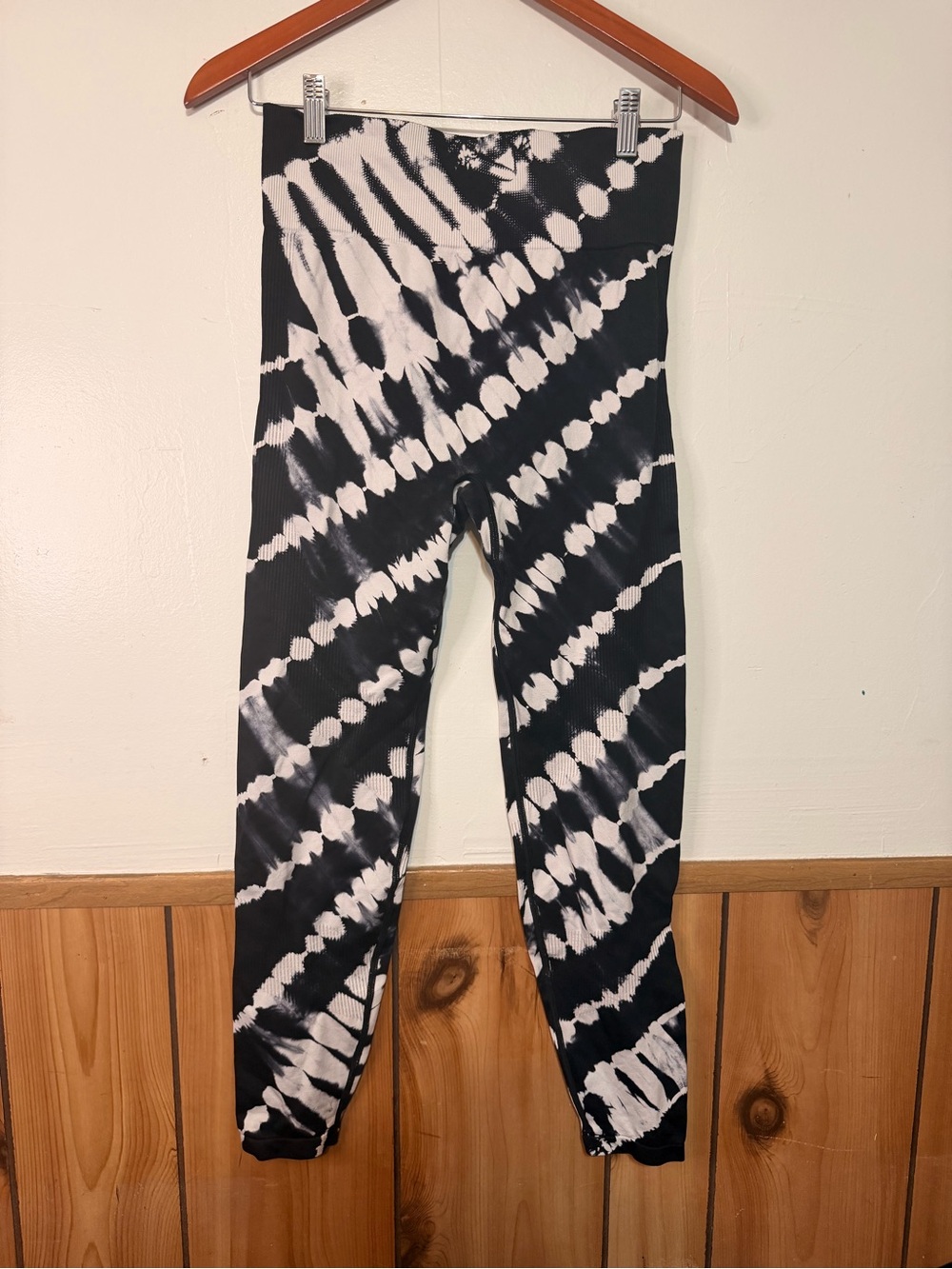 PINK Victoria's Secret Black & White Tie-Dye Kids Leggings